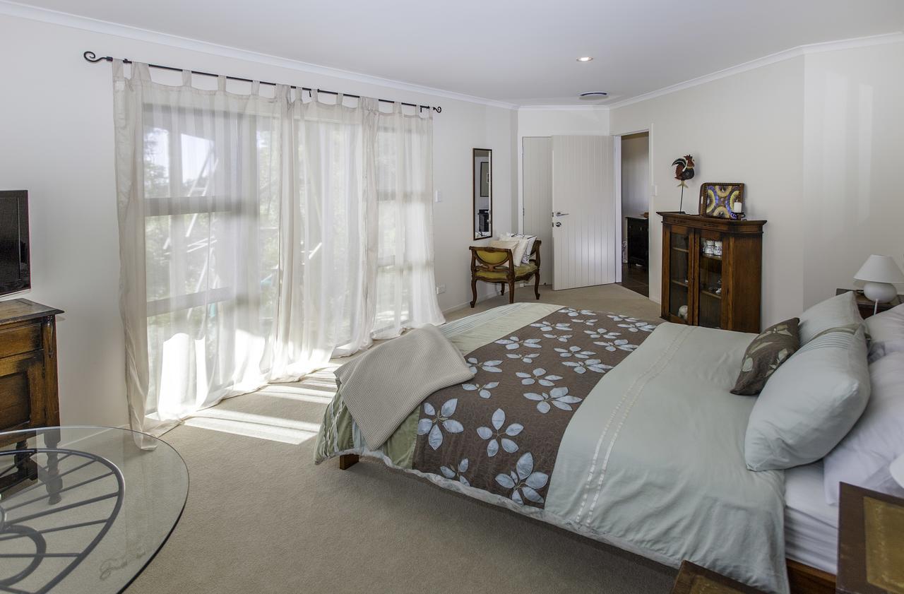 Puka Heights Bed and Breakfast Pauanui Exteriör bild