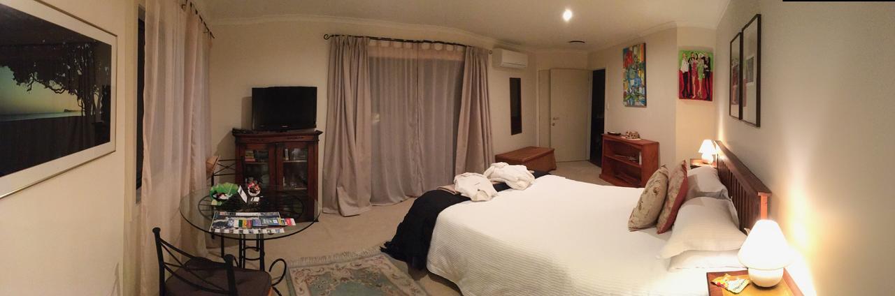Puka Heights Bed and Breakfast Pauanui Exteriör bild